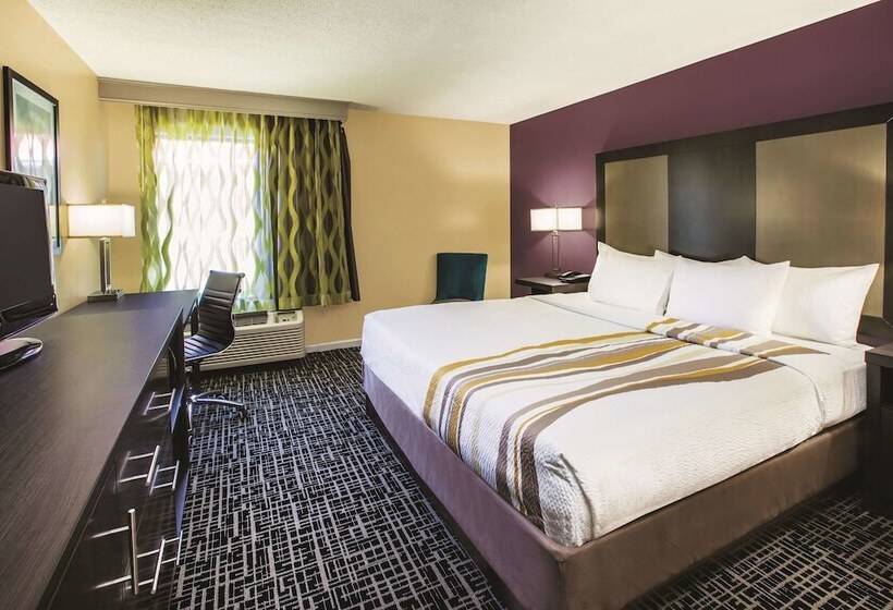 Номер Deluxe, La Quinta Inn By Wyndham Waldorf