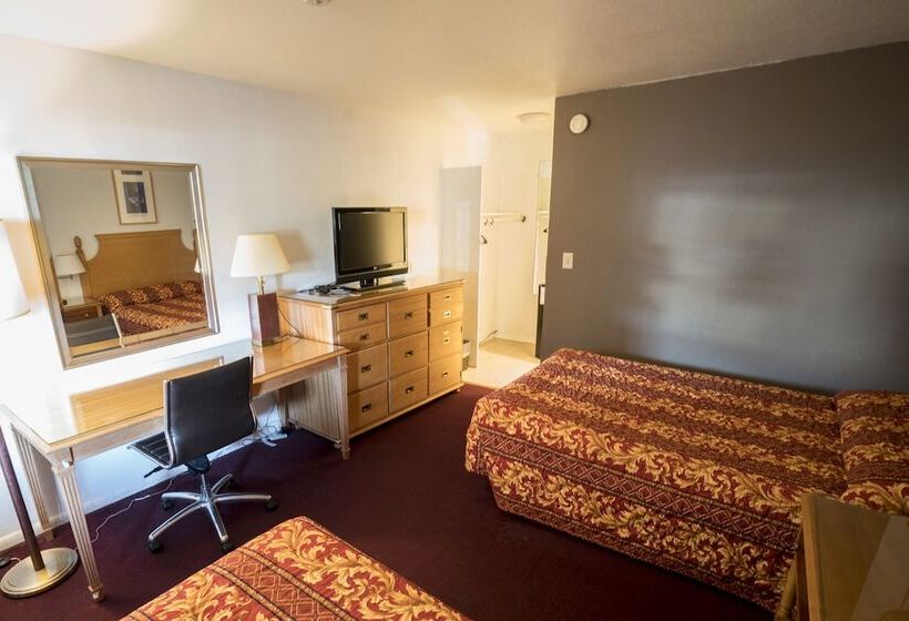 Номер Стандарт 2 Двуспальные Кровати, Seatac Inn