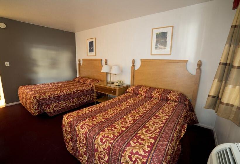 Номер Стандарт 2 Двуспальные Кровати, Seatac Inn