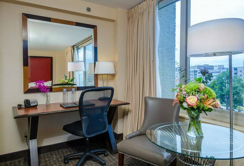 اتاق لوکس, Beacon Hotel & Corporate Quarters
