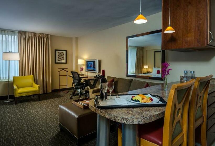 سوییت, Beacon Hotel & Corporate Quarters