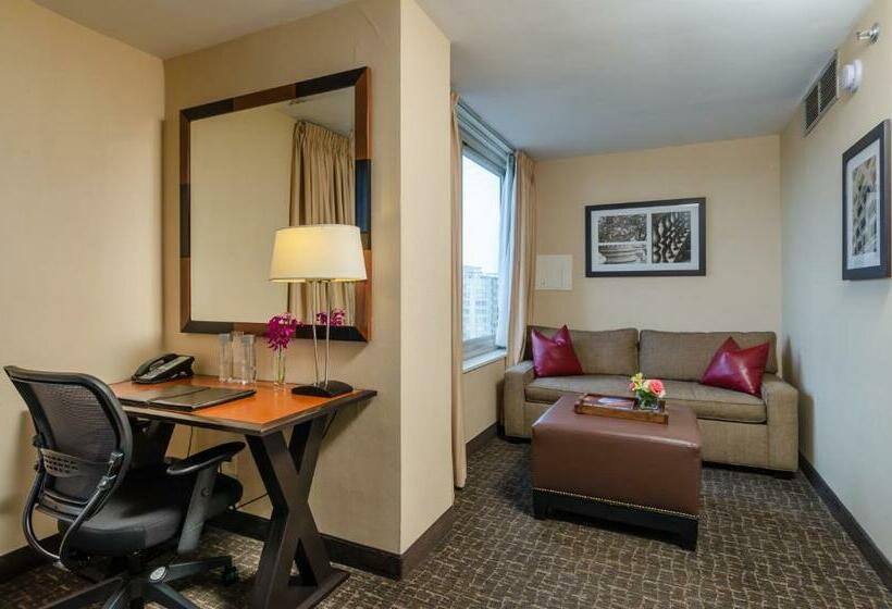 اتاق اجرایی با تخت بزرگ, Beacon Hotel & Corporate Quarters