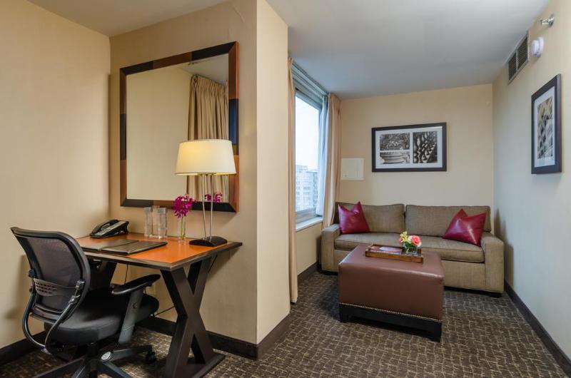 اتاق اجرایی با تخت بزرگ, Beacon Hotel & Corporate Quarters