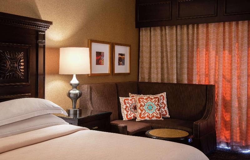 Номер Deluxe, Hilton Santa Fe Historic Plaza