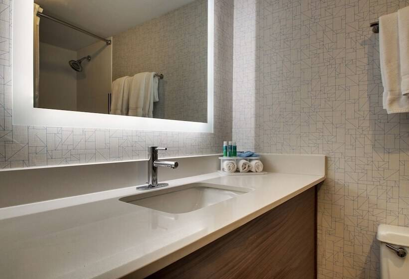 Люкс Адаптированный для Инвалидов, Holiday Inn Express & Suites Wapakoneta, An Ihg