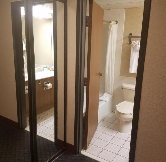 Стандартный Номер Кровать Кинг, Ontario Airport Inn