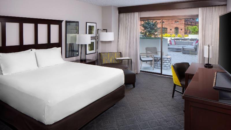اتاق استاندارد با تخت بزرگ, Hyatt Regency Savannah