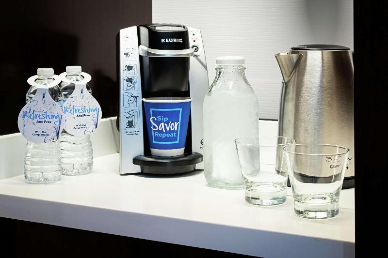도시전망 디럭스룸 킹침대, Hilton Washington Dc National Mall The Wharf