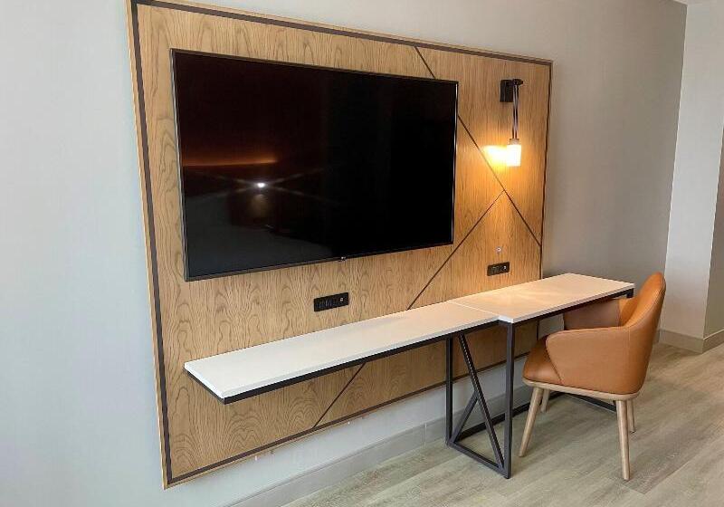 חדר סטנדרט עם מיטת קינג, Houston Marriott North
