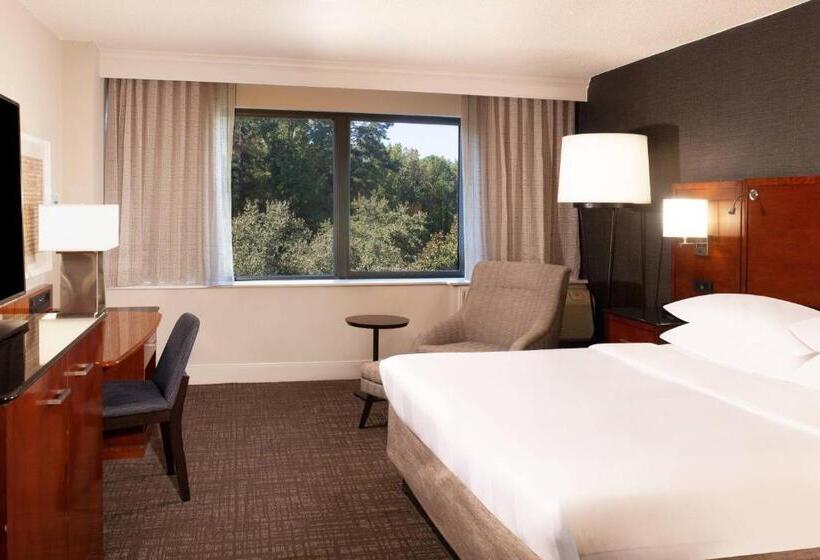 اتاق استاندارد با تخت بزرگ برای معلولان, Marriott Raleigh Durham Research Triangle Park