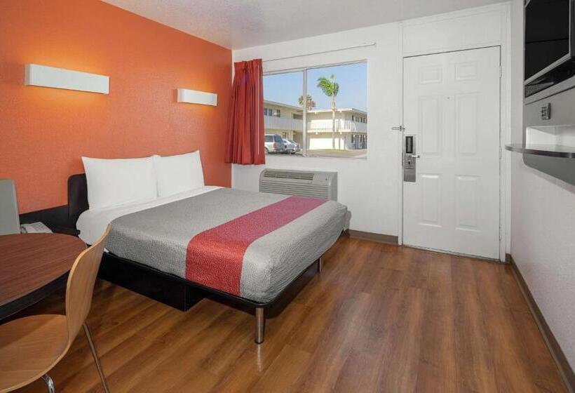 Номер Стандарт Адаптированный для Инвалидов, Motel 6 Ventura, Ca   Beach