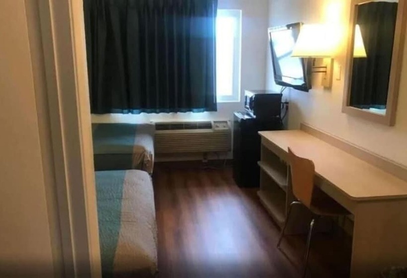 带2个双人床的标准工作室, Motel 6 Spokane, Wa  West