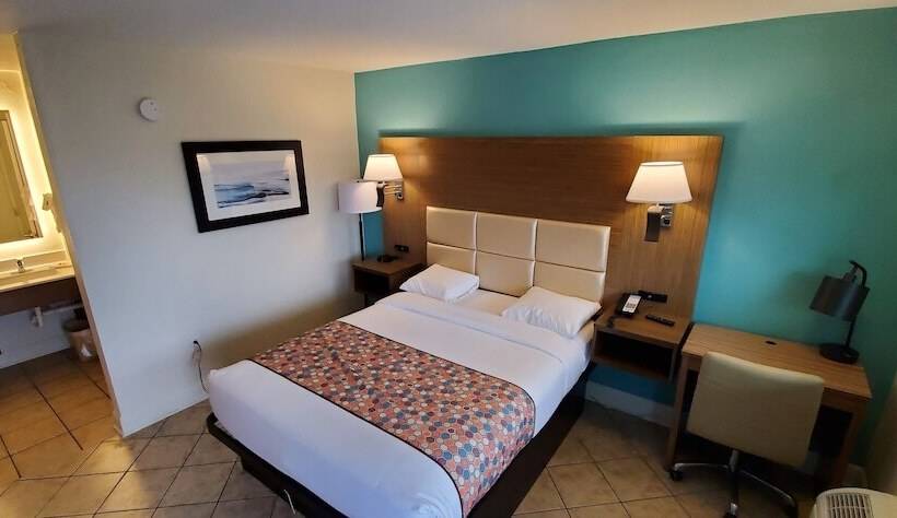 스탠다드 룸 더블 침대, Beachside Resort