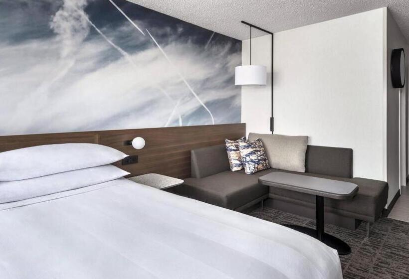 اتاق استاندارد با تخت بزرگ, Newark Liberty International Airport Marriott