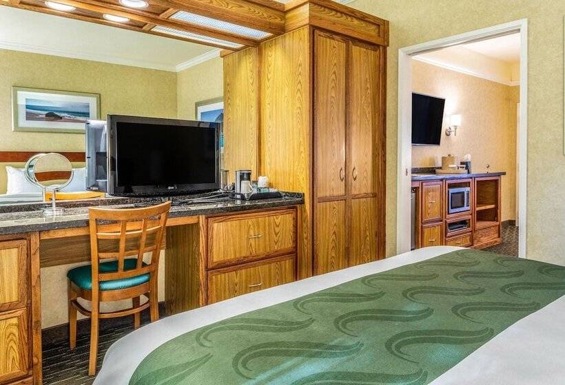 Люкс, Quality Suites Downtown San Luis Obispo