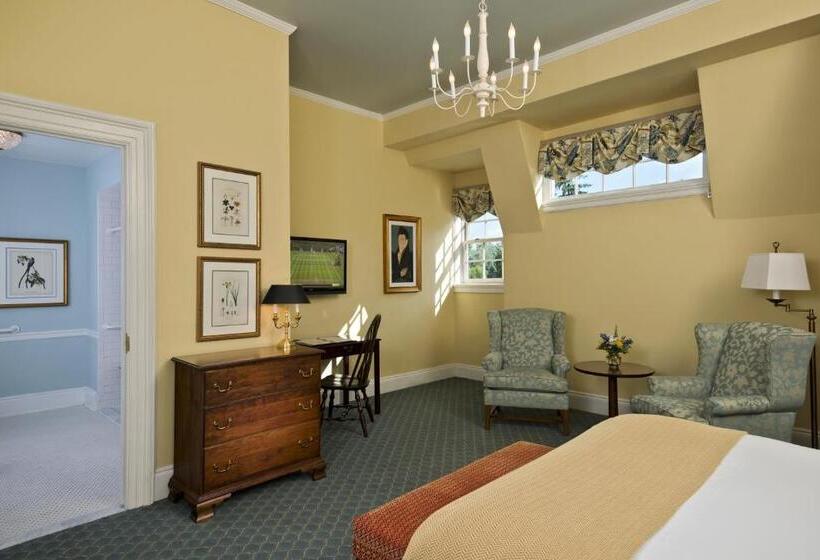 Номер Deluxe Кровать Кинг, The Otesaga Resort