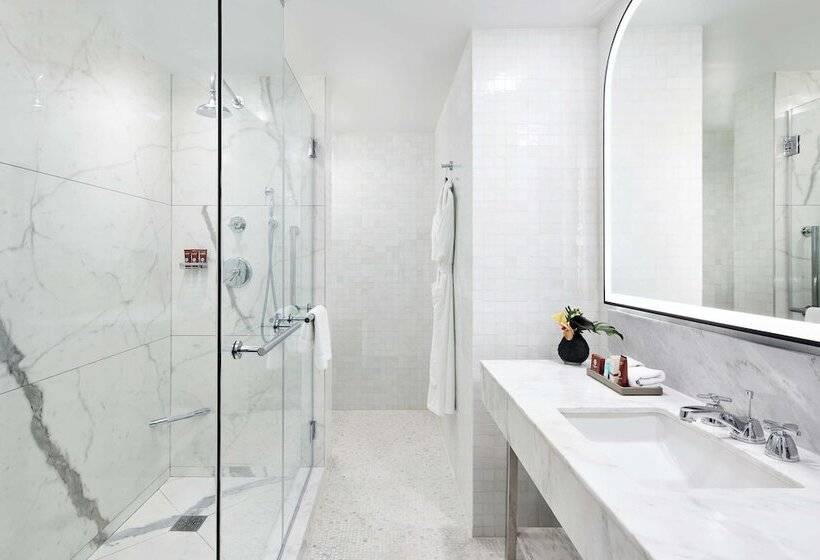 سوییت جونیور با چشم‌انداز شهر, The Luxury Collection Hotel Manhattan Midtown