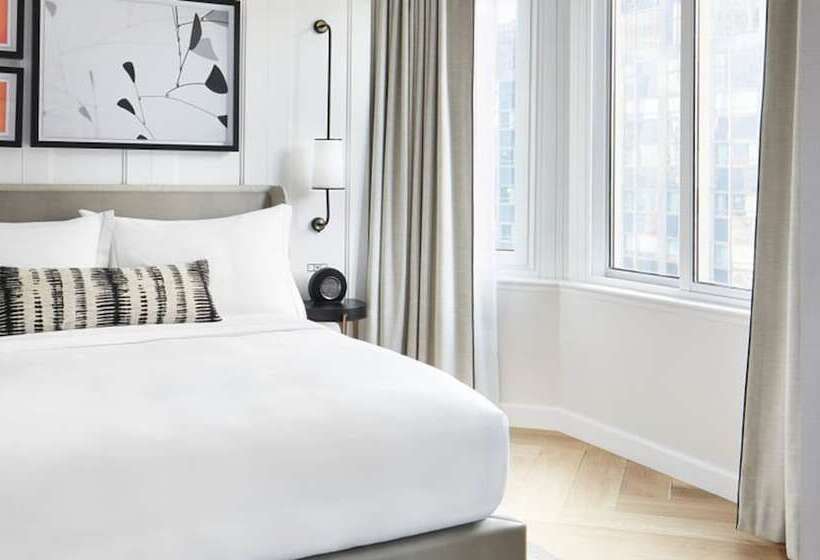 سوییت جونیور با چشم‌انداز شهر, The Luxury Collection Hotel Manhattan Midtown