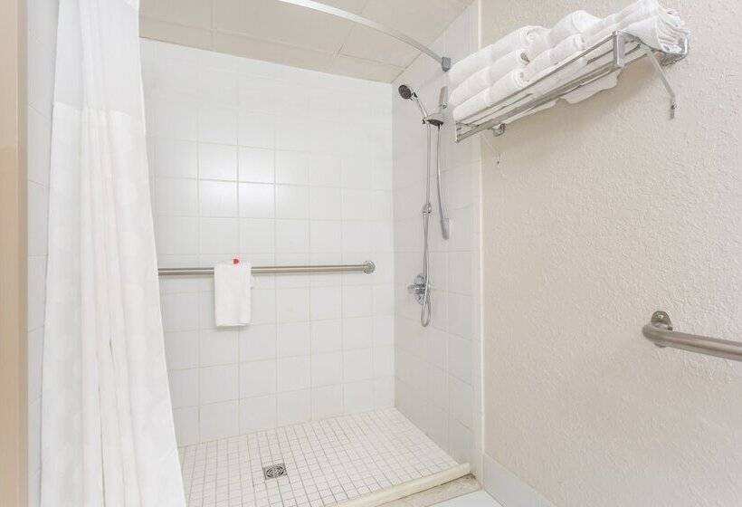 Номер Стандарт 2 Двуспальные Кровати, Ramada Plaza By Wyndham Nags Head Oceanfront