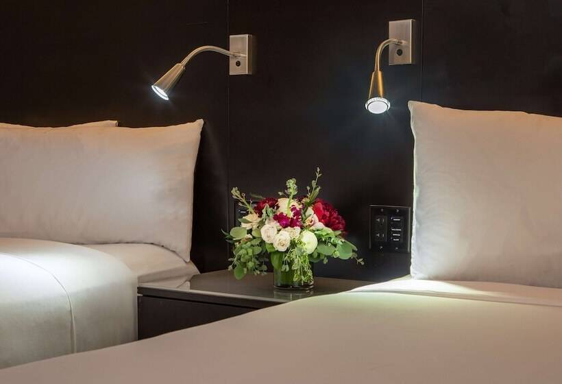 ２ダブルベッドのスタンダードルーム, The Royal Sonesta Boston
