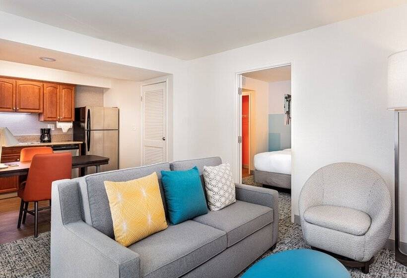 سوییت, Clementine Hotel & Suites Anaheim