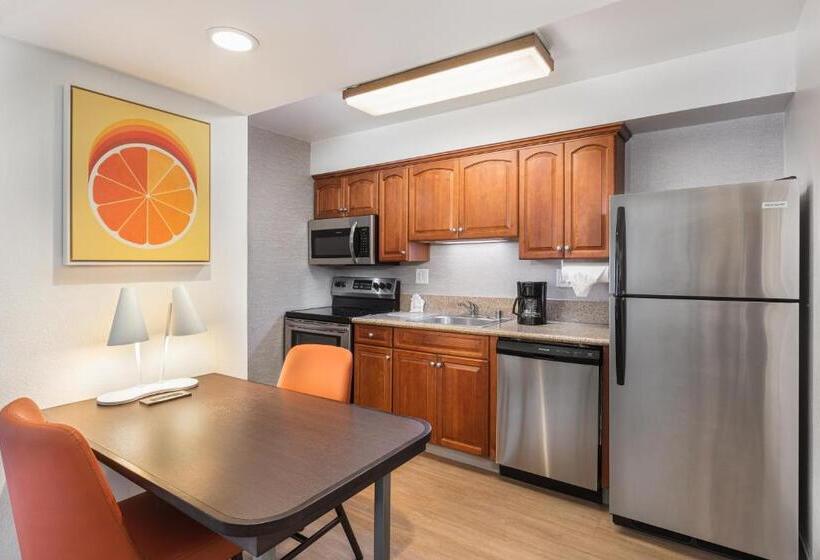 سوییت, Clementine Hotel & Suites Anaheim