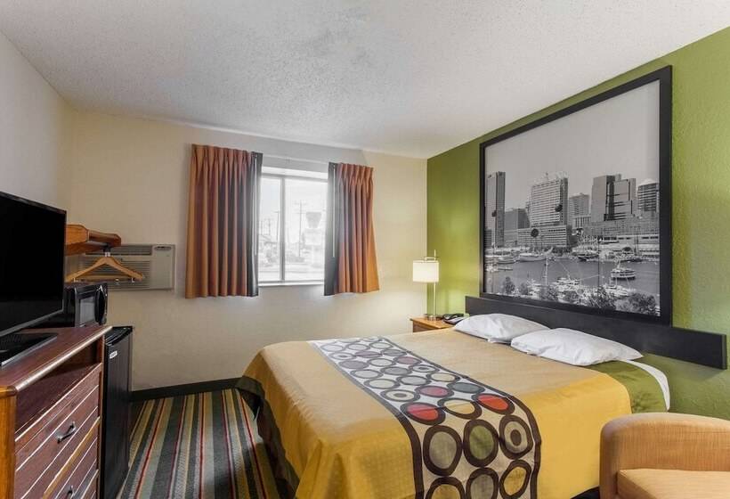 장애인용 디럭스룸, Super 8 By Wyndham College Park Wash Dc Area