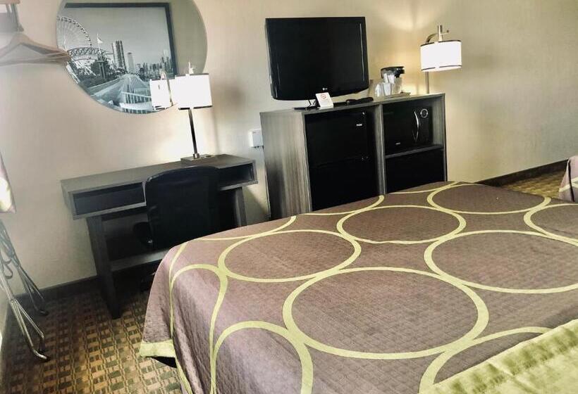 스탠다드 룸 킹사이즈 침대, Super 8 By Wyndham Peru Starved Rock State Park