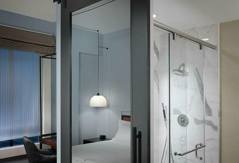 Deluxe Kamer, Axiom