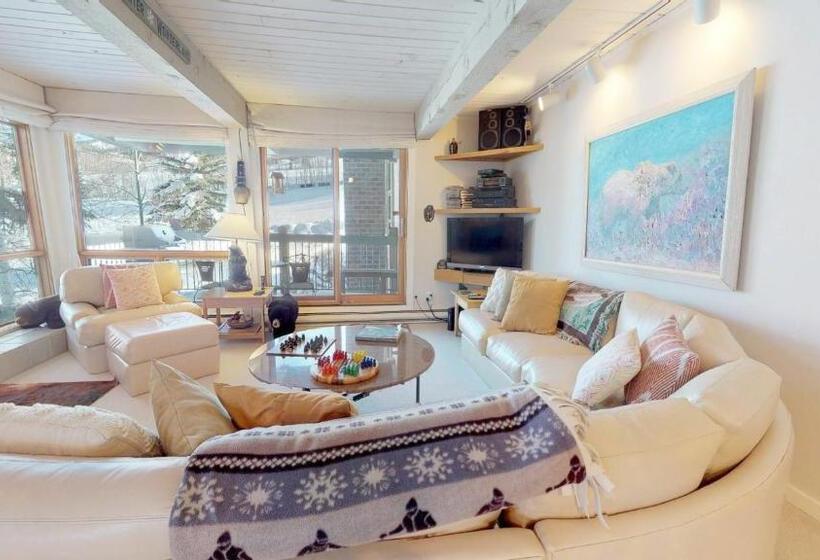 Апартаменты 3 Спальни, Top Of The Village   Coraltree Residence Collection
