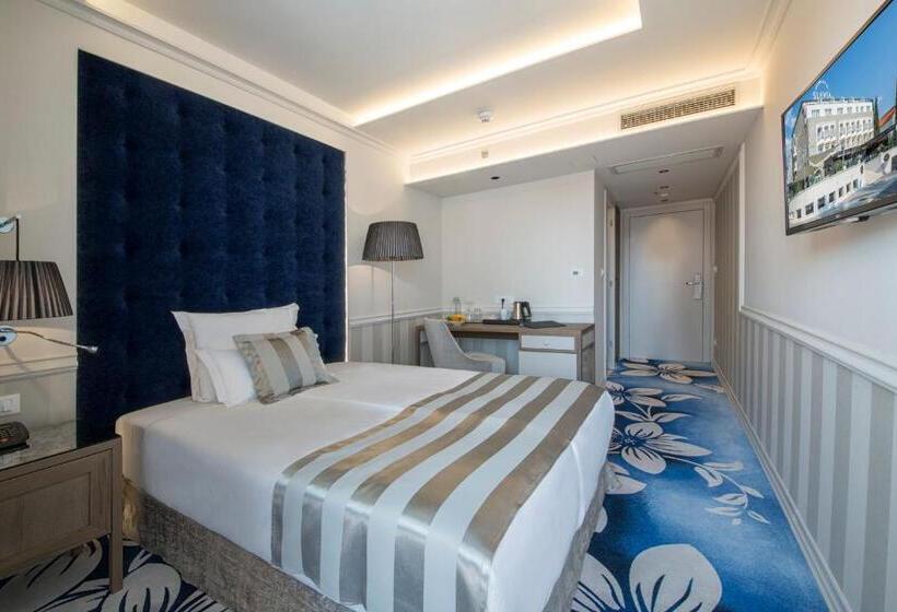 اتاق اکونومی, Grand Hotel Slavia
