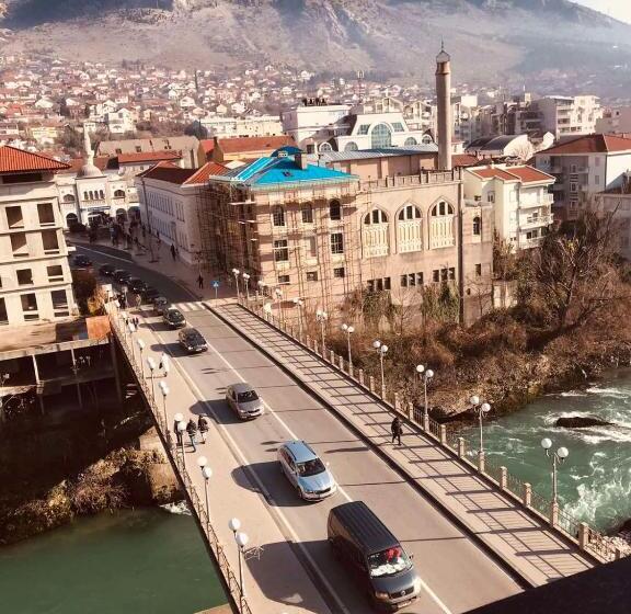 اتاق استاندارد با چشم‌انداز رودخانه, Bristol