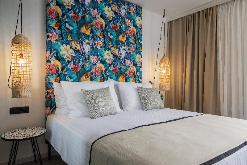 Standard Room with Balcony Side Sea View, Places Dalmacija By Valamar