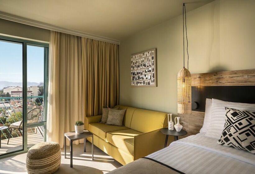 Standard Room with Balcony Side Sea View, Places Dalmacija By Valamar