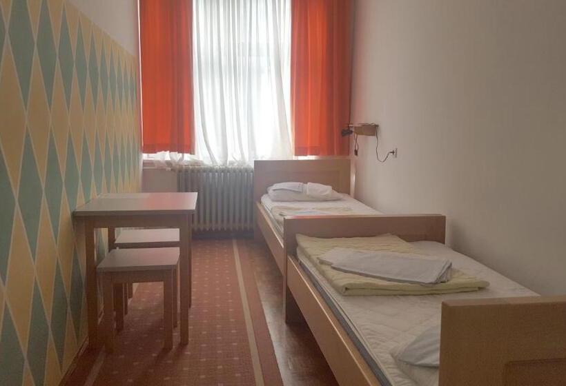 اتاق استاندارد یک تخته با سرویس بهداشتی مشترک, Hi Hostel Zagreb