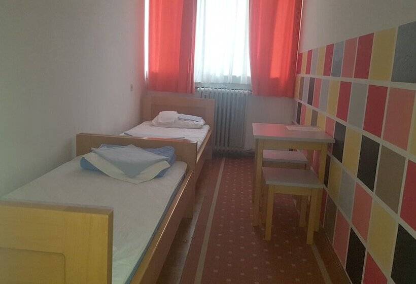 اتاق استاندارد با سرویس بهداشتی مشترک, Hi Hostel Zagreb