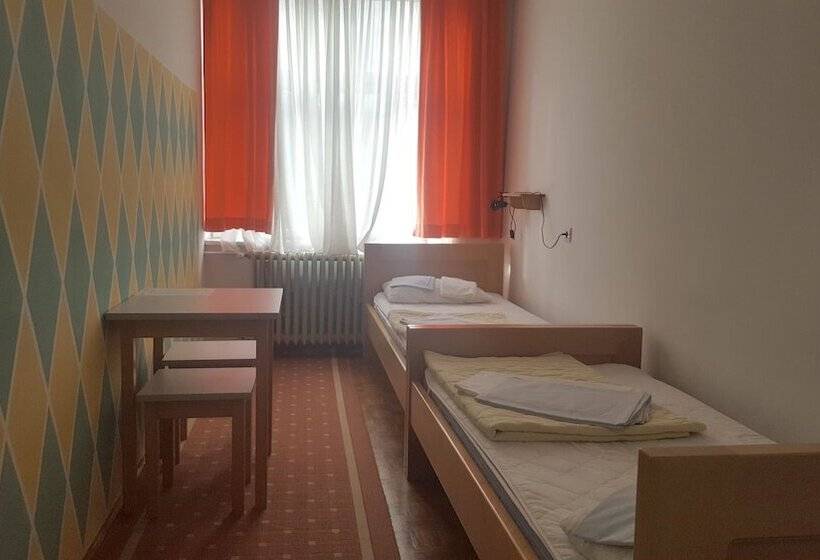 اتاق استاندارد با سرویس بهداشتی مشترک, Hi Hostel Zagreb