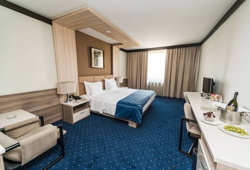 اتاق سوپریور یک تخته, Holiday