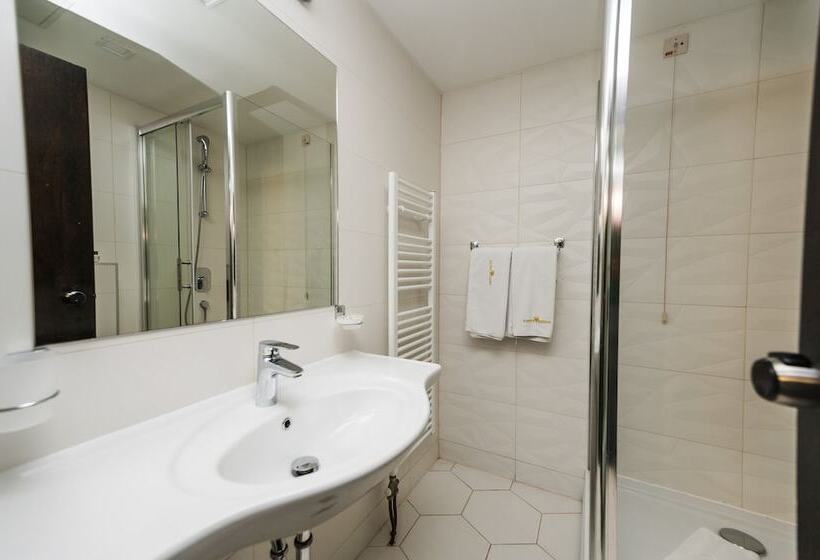 3 Bedroom Suite, Holiday
