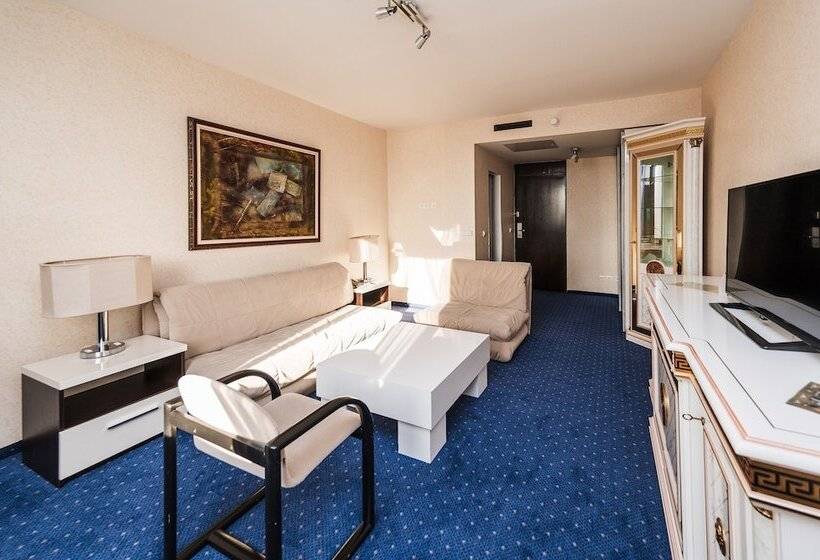 3 Bedroom Suite, Holiday