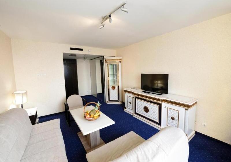 3 Bedroom Suite, Holiday