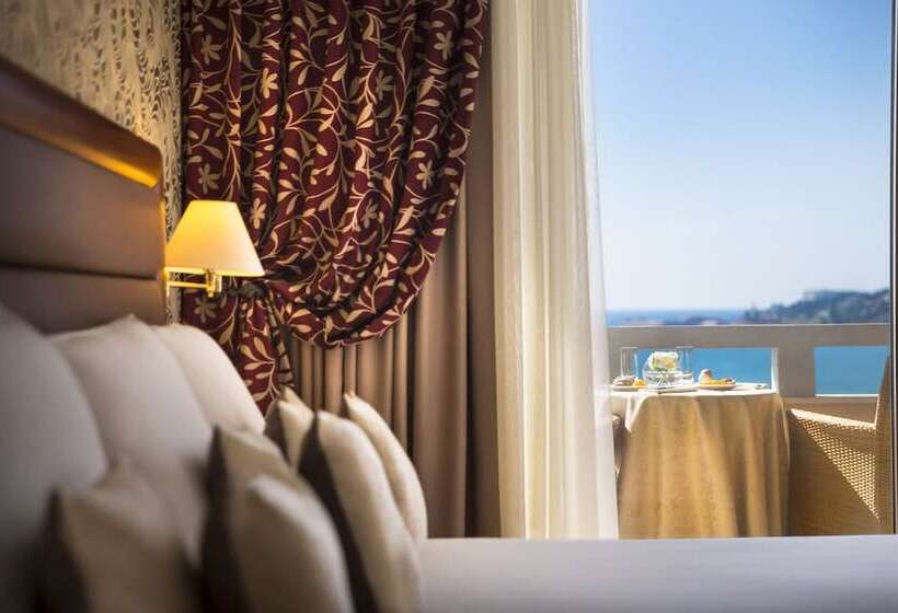 اتاق راحتی با چشم‌انداز دریا, Remisens Hotel Metropol