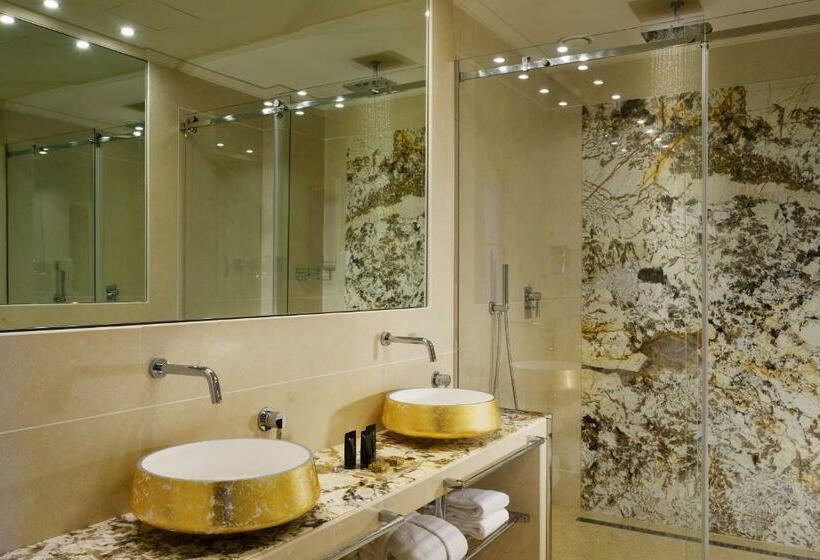سوییت, Grand Hotel Minerva