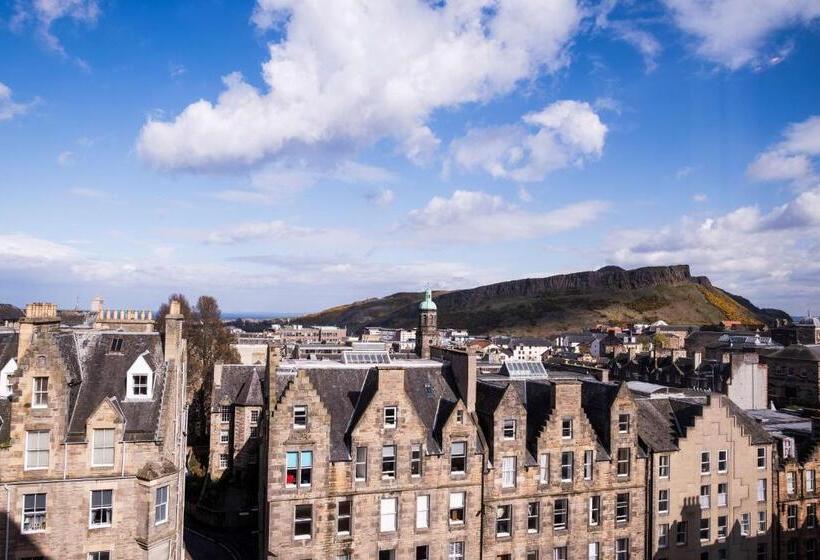 سوییت جونیور, Radisson Blu Hotel, Edinburgh City Centre