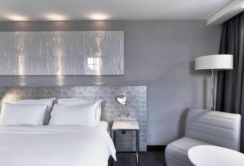 سوییت جونیور, Radisson Blu Hotel, Edinburgh City Centre