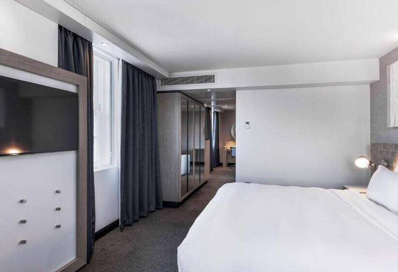 سوییت جونیور, Radisson Blu Hotel, Edinburgh City Centre