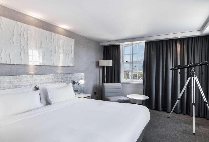 سوییت جونیور, Radisson Blu Hotel, Edinburgh City Centre