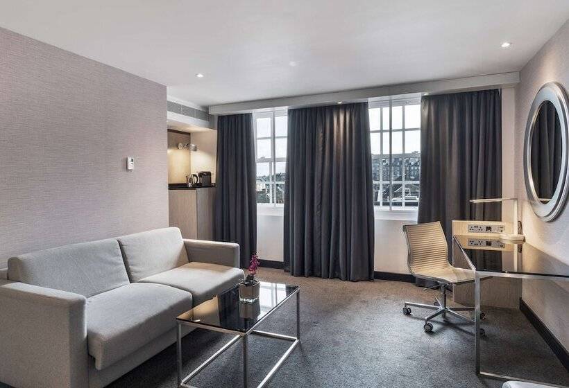 سوییت جونیور, Radisson Blu Hotel, Edinburgh City Centre