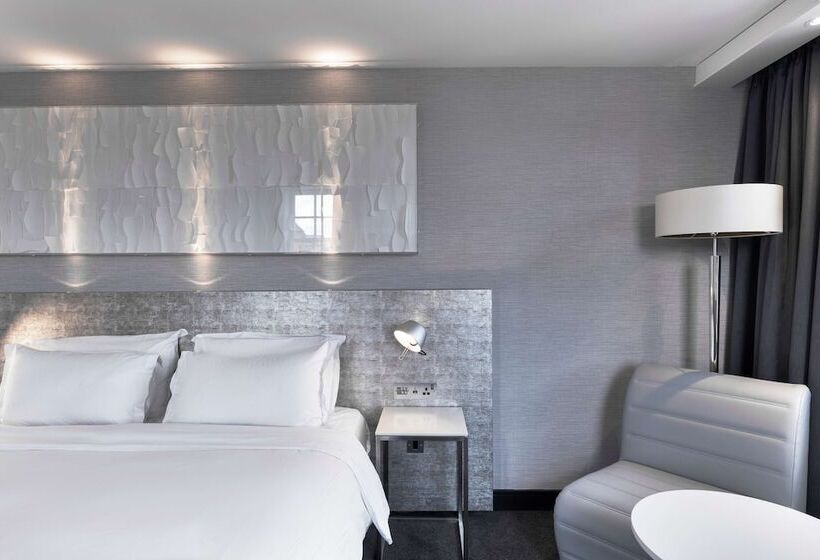 سوییت جونیور, Radisson Blu Hotel, Edinburgh City Centre