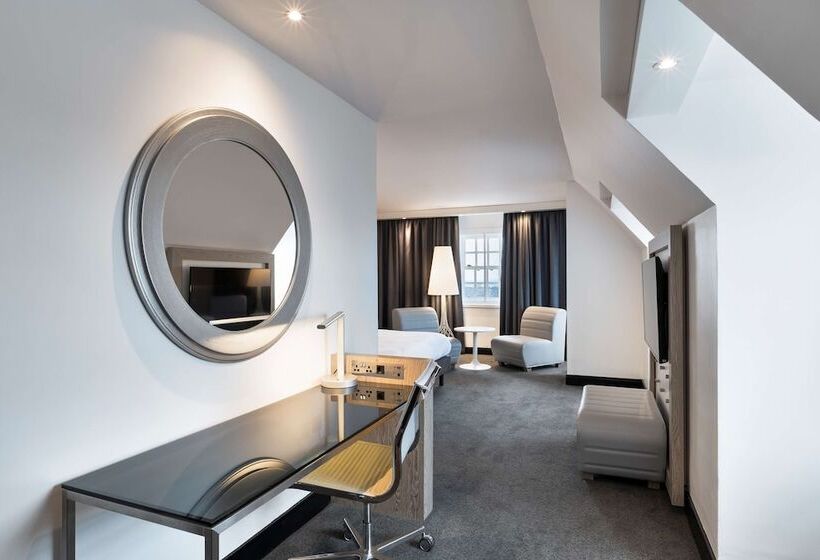 اتاق سوپریور با چشم‌انداز, Radisson Blu Hotel, Edinburgh City Centre